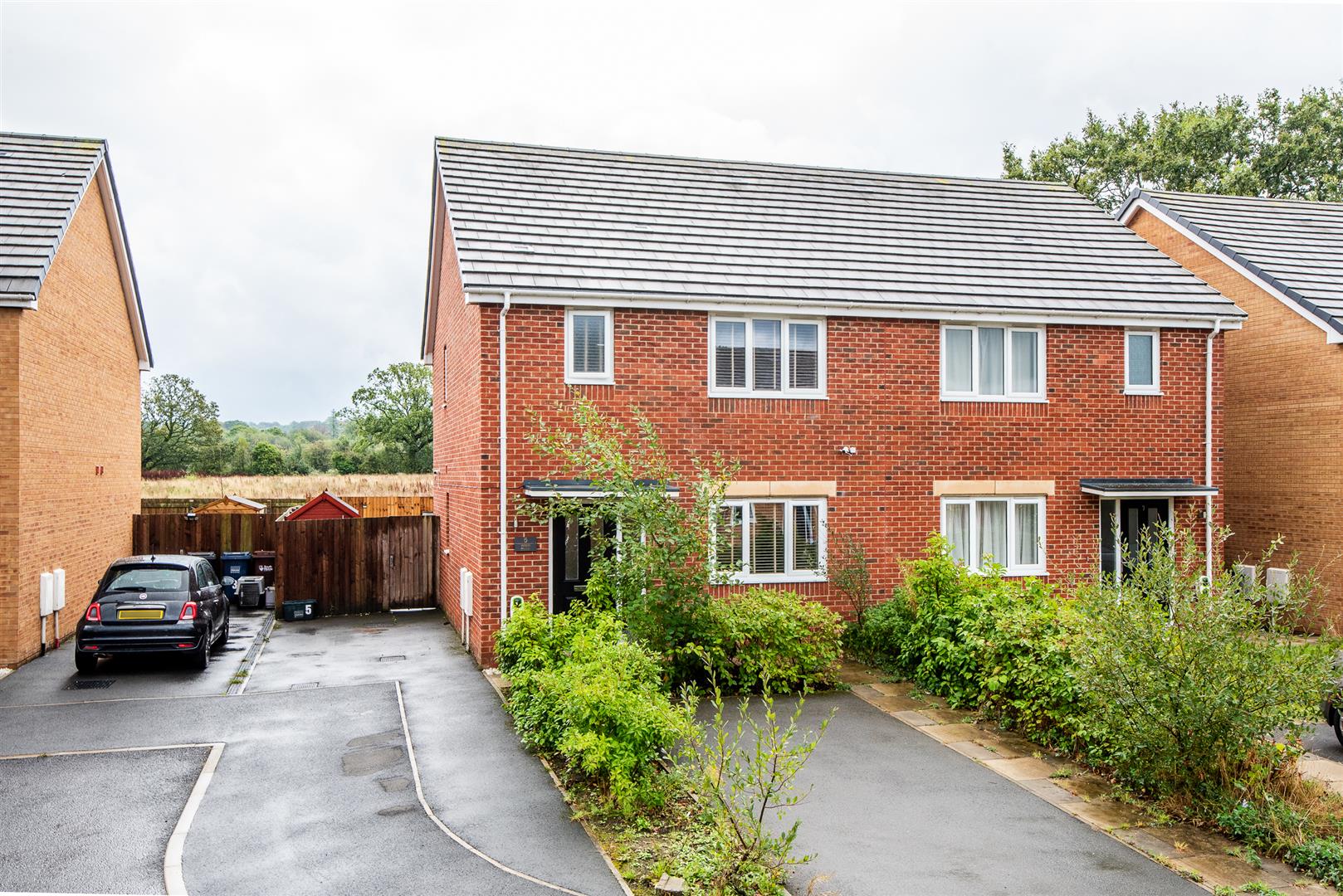 3 bed property in Wren Close, Preston